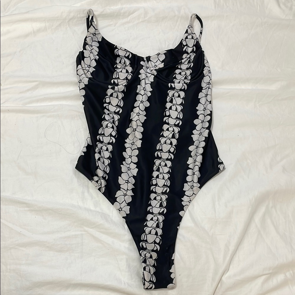 KULUNA BIKINIS